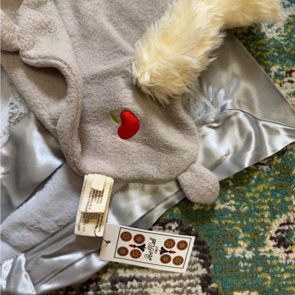 LUXURY BABY BUNDLE- baby blanket & lovey (BRAND NEW WITH TAGS) - retails $150 - Picture 4 of 14